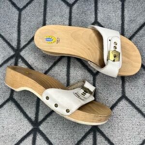 Vintage Dr. Scholl's Original Wood Bottom White Leather Sandals Flip Flops Italy